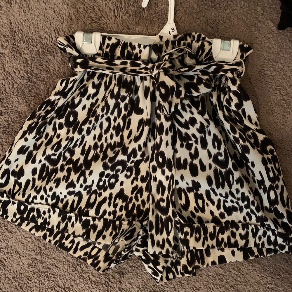 Leopard shorts 🤍🤍